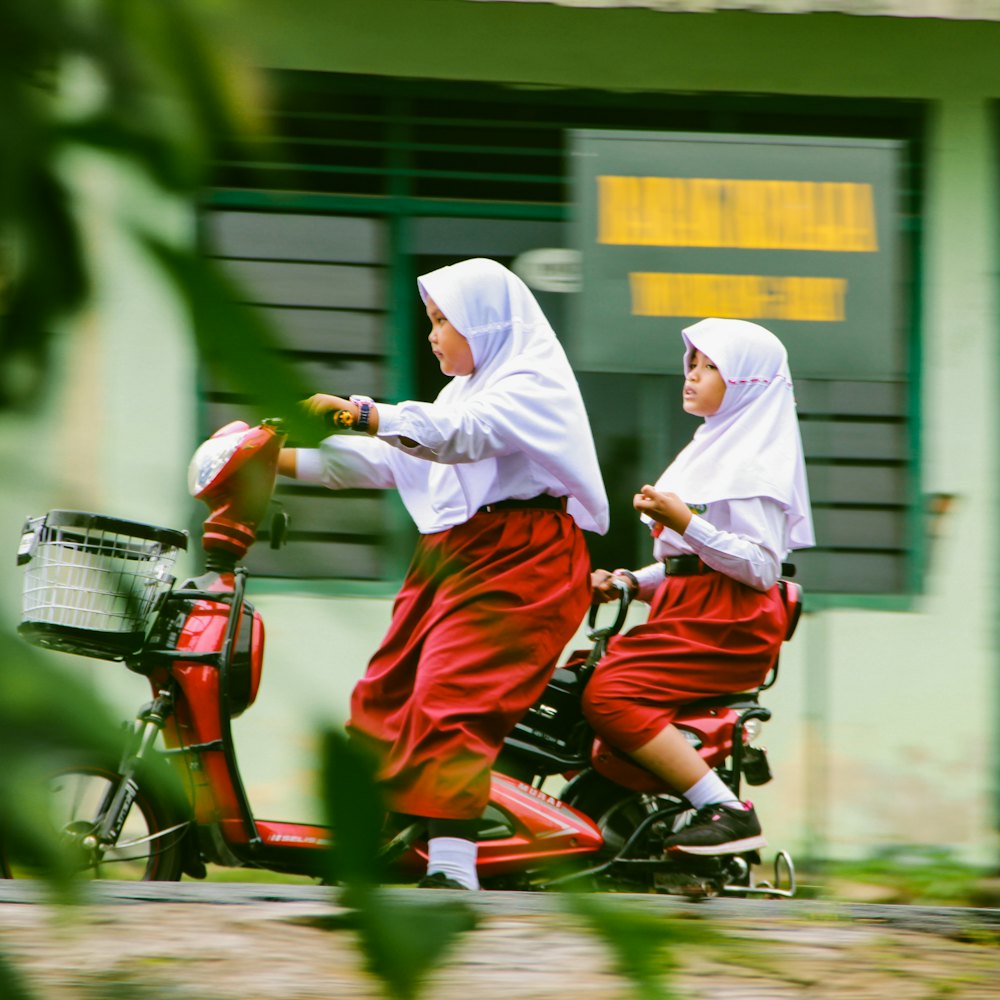 Siswa berangkat sekolah bersama